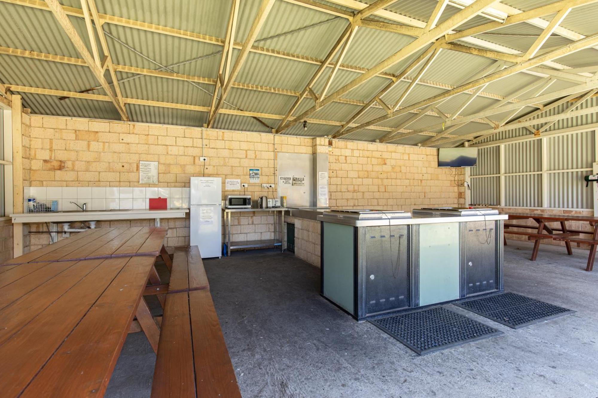 Belair Gardens Caravan Park Geraldton Exteriör bild
