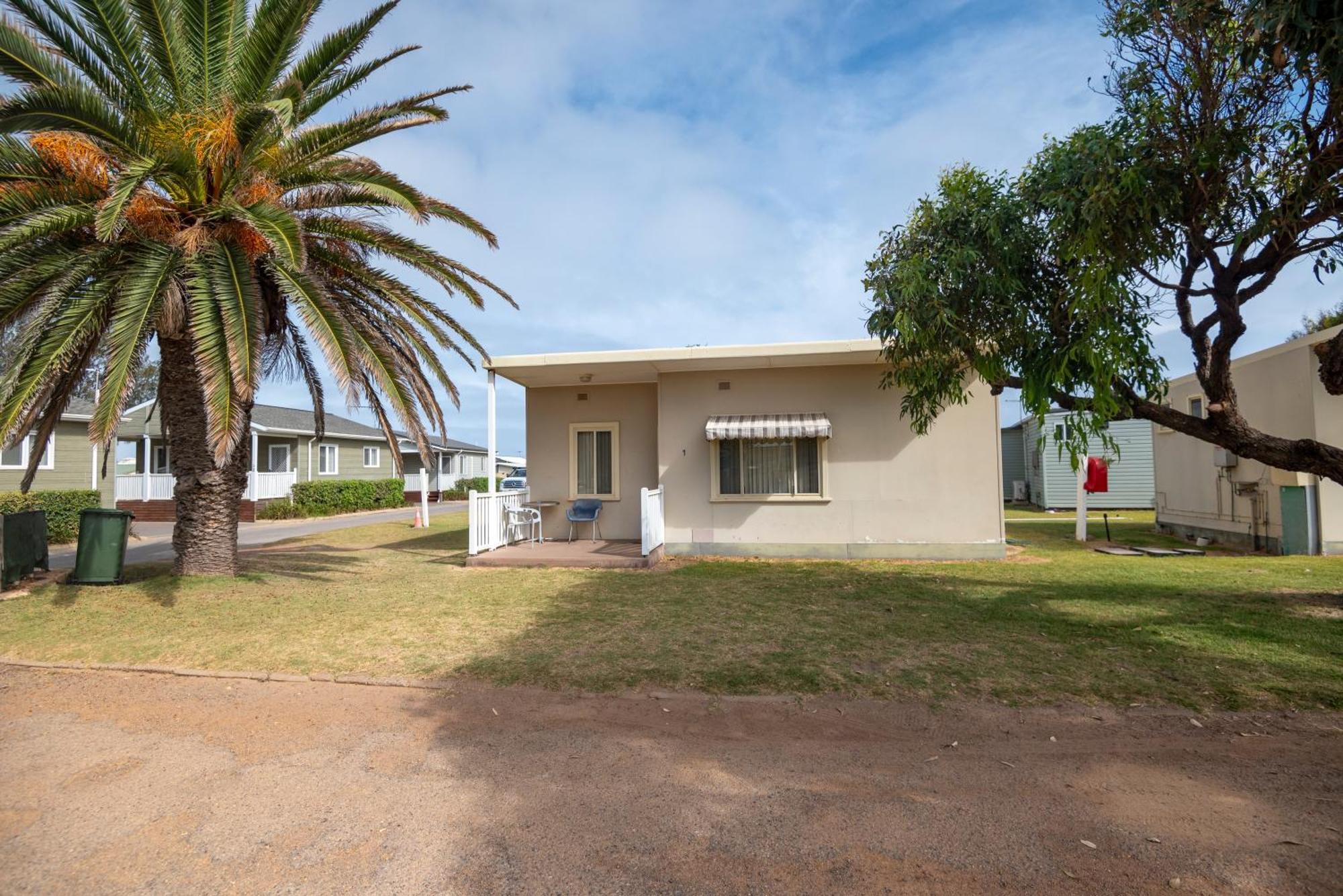 Belair Gardens Caravan Park Geraldton Exteriör bild