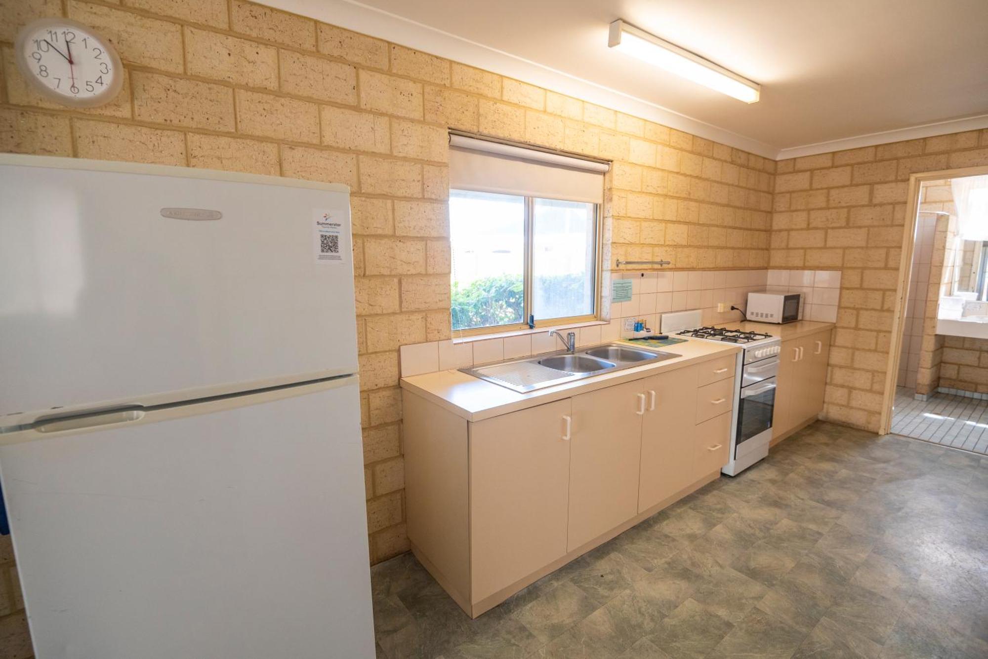 Belair Gardens Caravan Park Geraldton Exteriör bild