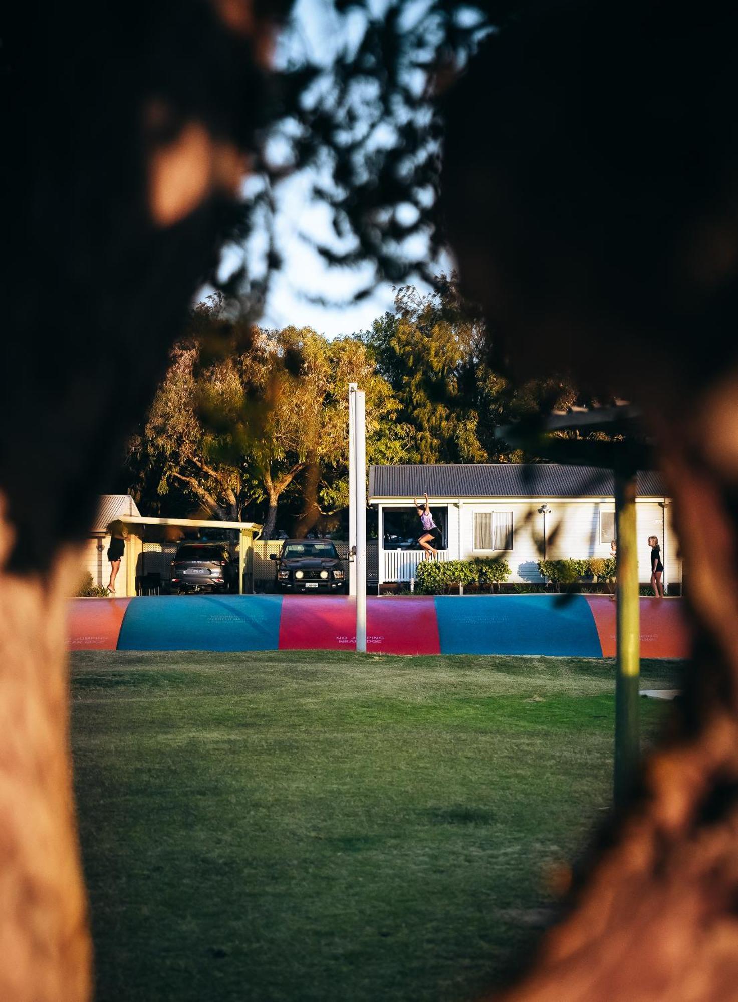 Belair Gardens Caravan Park Geraldton Exteriör bild