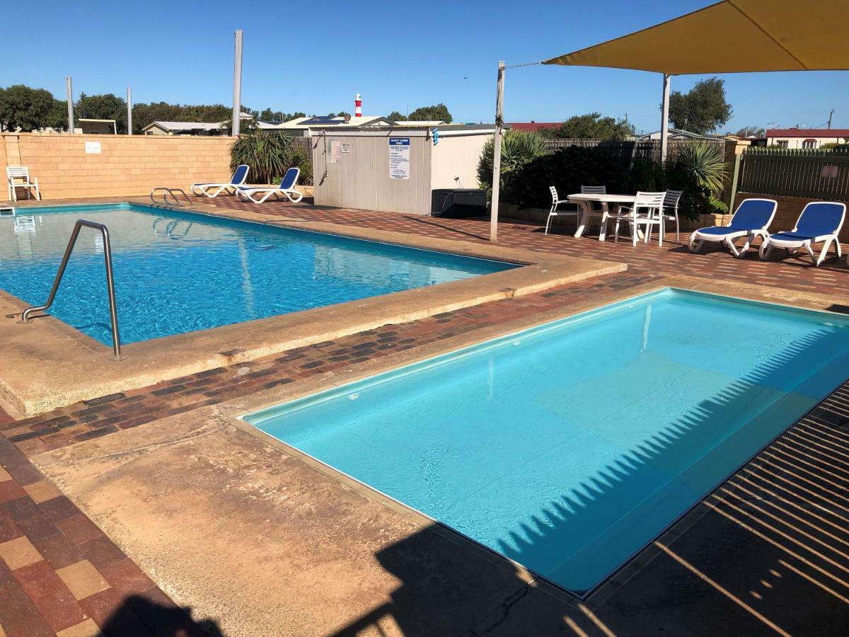 Belair Gardens Caravan Park Geraldton Exteriör bild